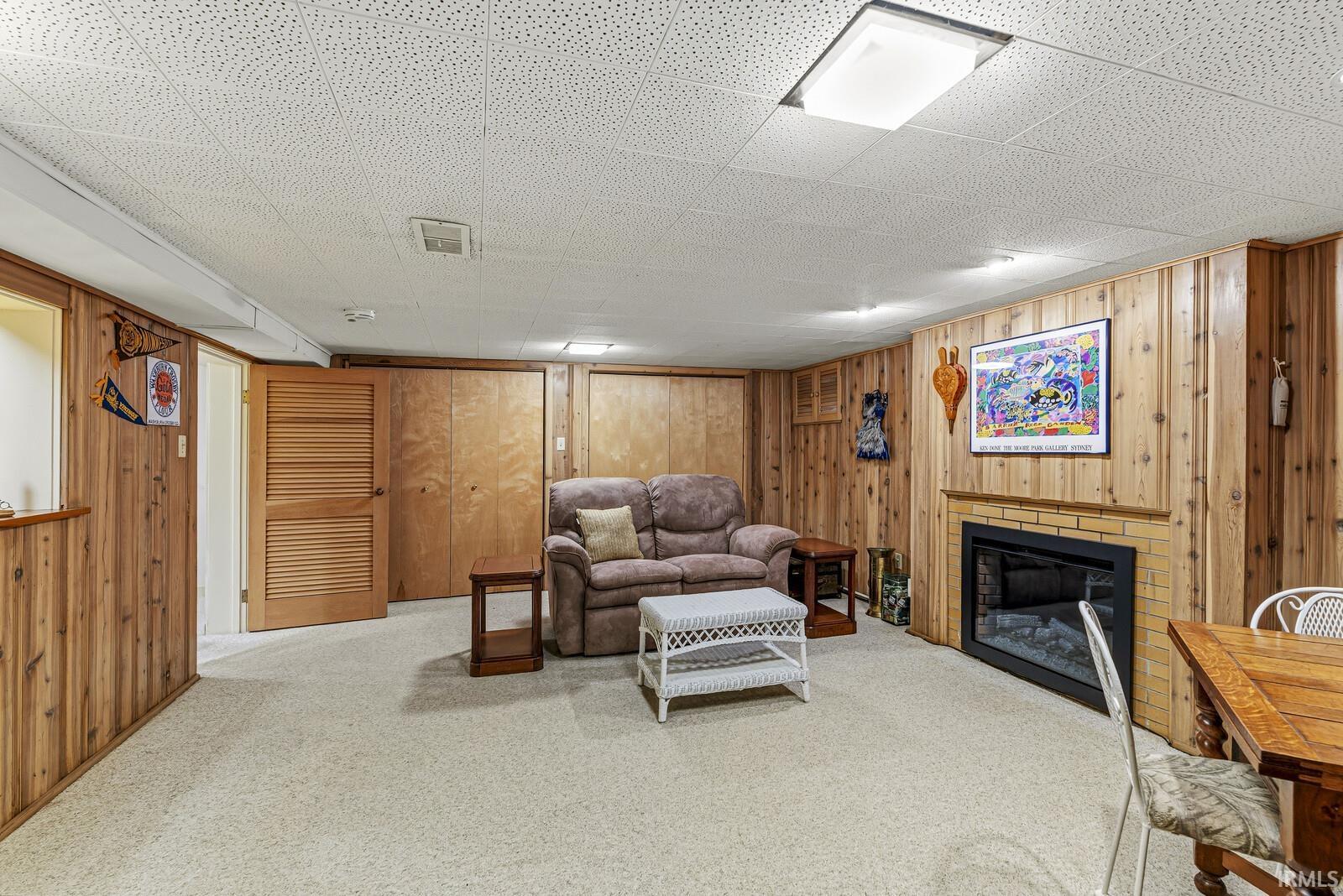6 Clarendon Drive Elkhart IN 46516