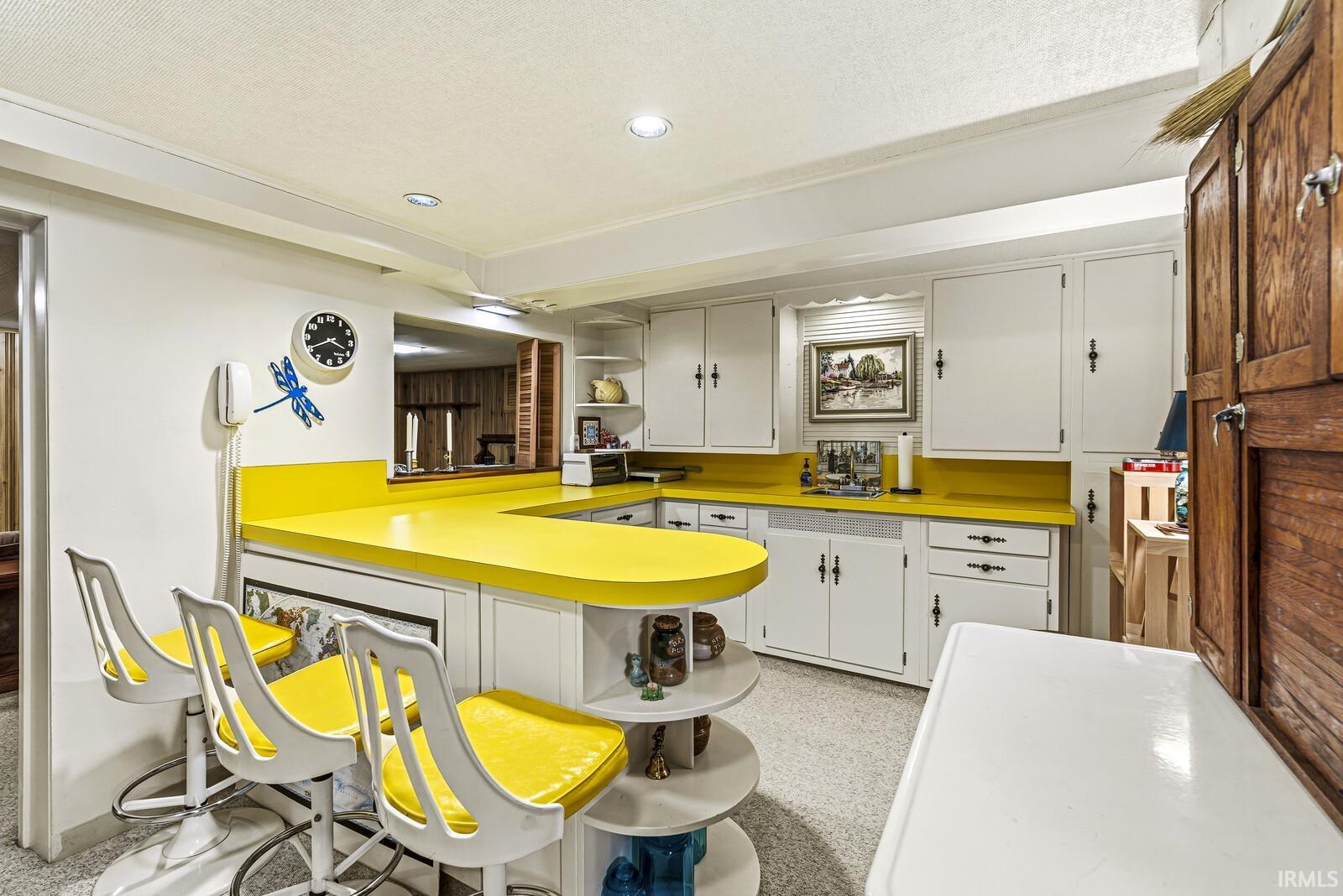 6 Clarendon Drive Elkhart IN 46516