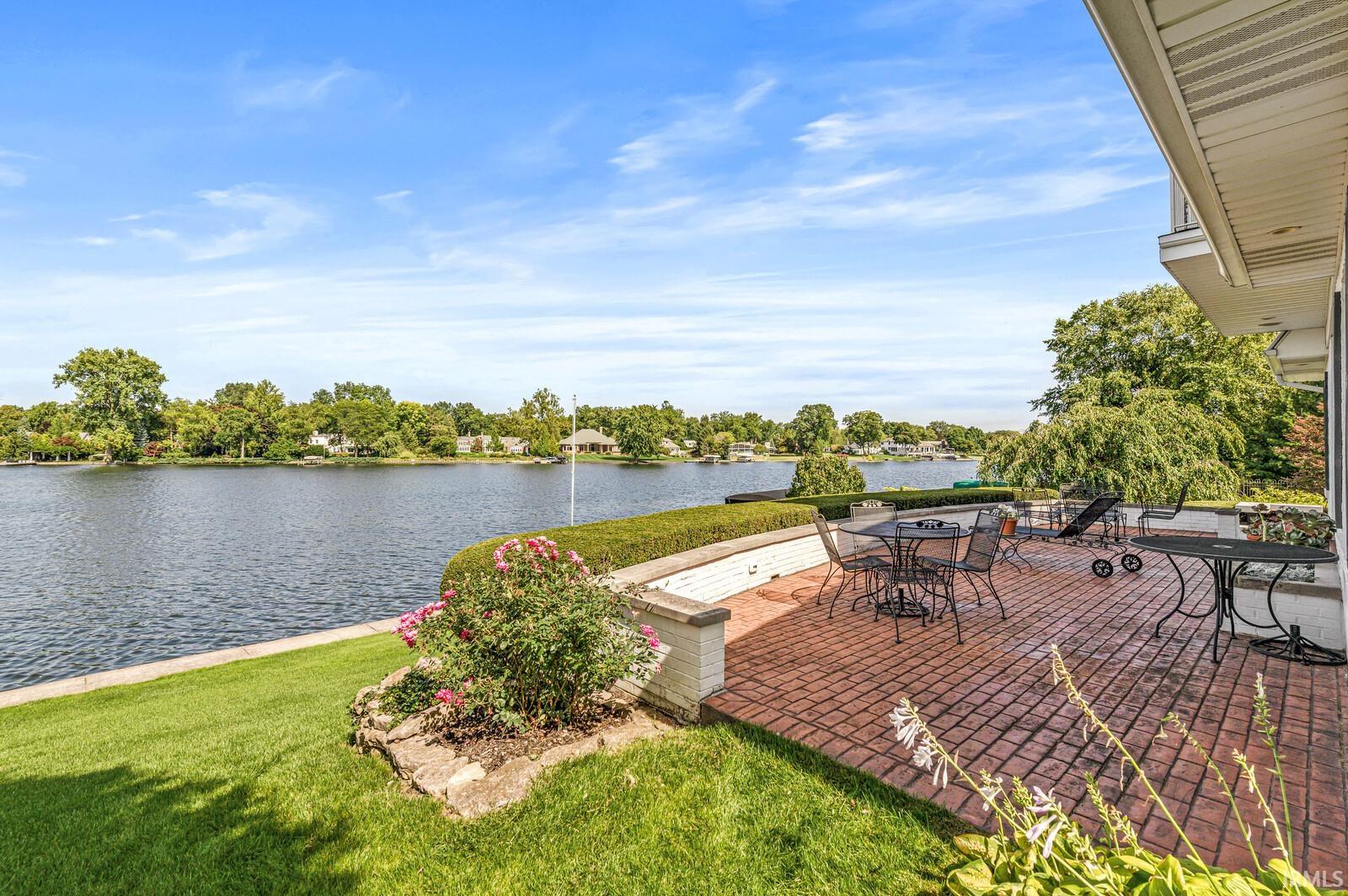6 Clarendon Drive Elkhart IN 46516
