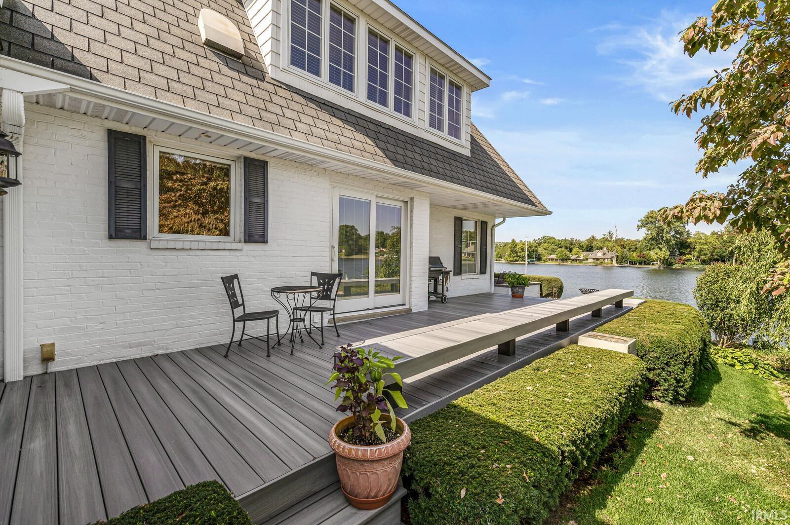 6 Clarendon Drive Elkhart IN 46516