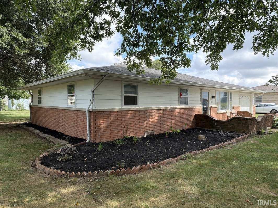 122 Charles Street Taylorsville IN 47280