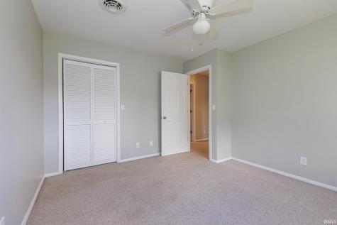 1504 W Tree Lane Muncie IN 47302