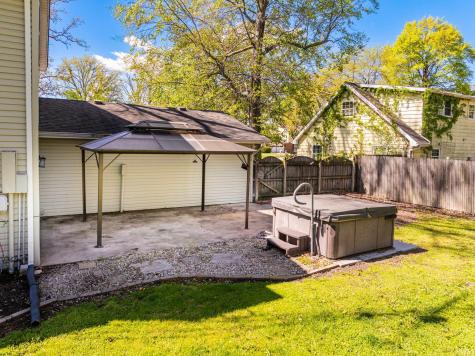 1504 W Tree Lane Muncie IN 47302