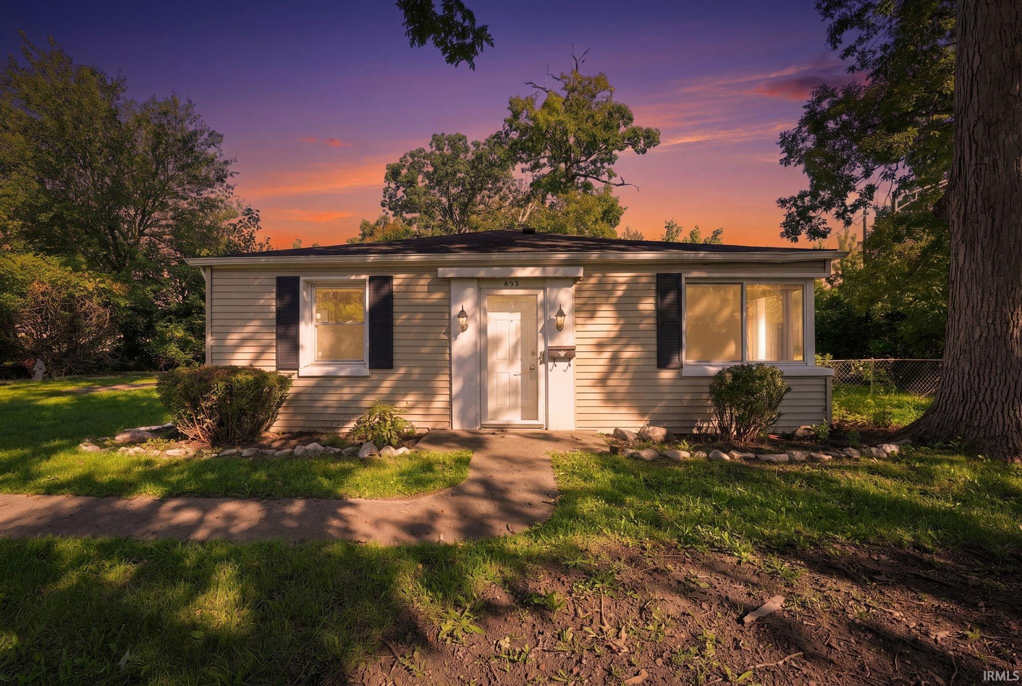 633 Ridgewood Drive Fort Wayne IN 46805