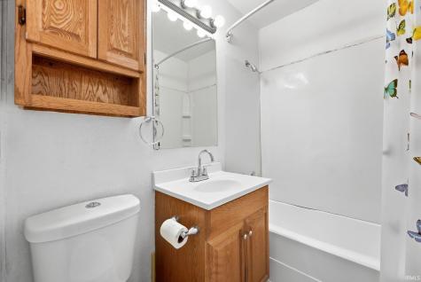633 Ridgewood Drive Fort Wayne IN 46805