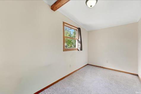 633 Ridgewood Drive Fort Wayne IN 46805