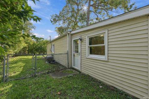 633 Ridgewood Drive Fort Wayne IN 46805