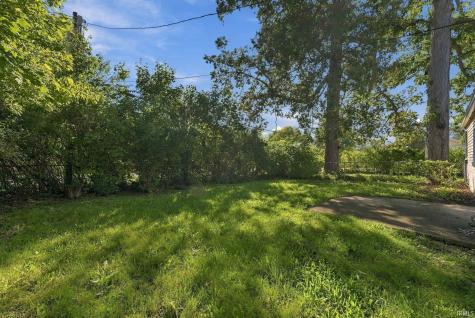 633 Ridgewood Drive Fort Wayne IN 46805