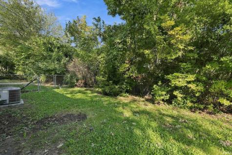633 Ridgewood Drive Fort Wayne IN 46805