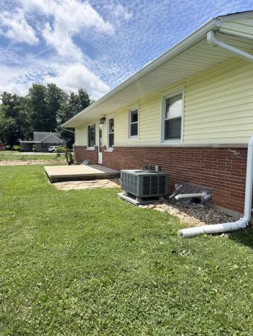 586 S 4th Street Orleans IN 47452