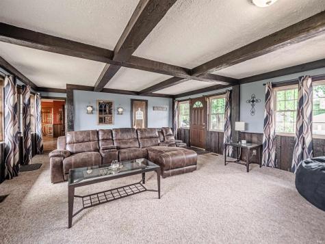 9830 Winery Road Wadesville IN 47638
