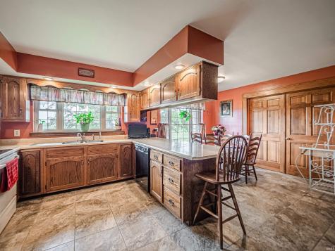 9830 Winery Road Wadesville IN 47638