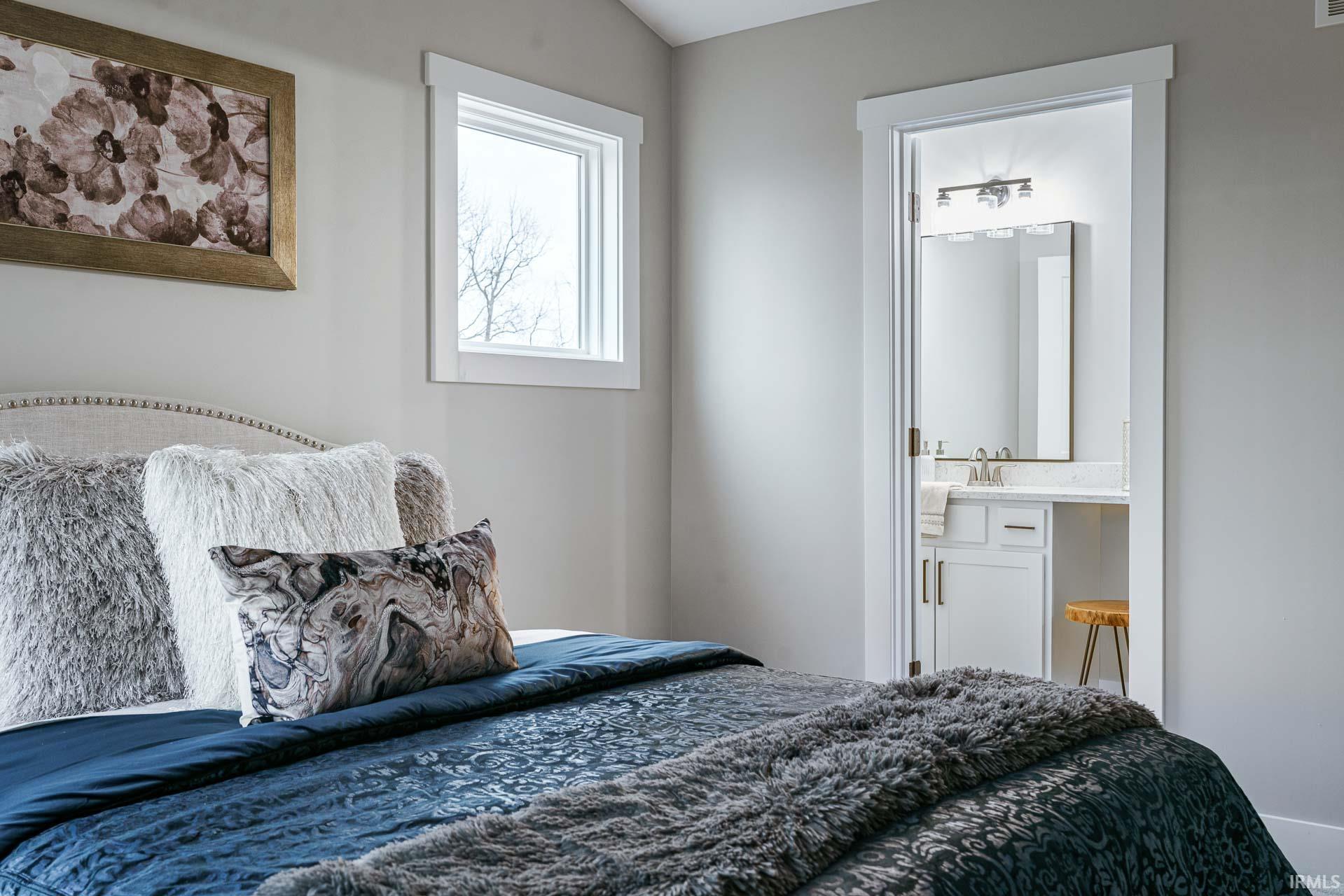 52520 East Trail South Bend IN 46628