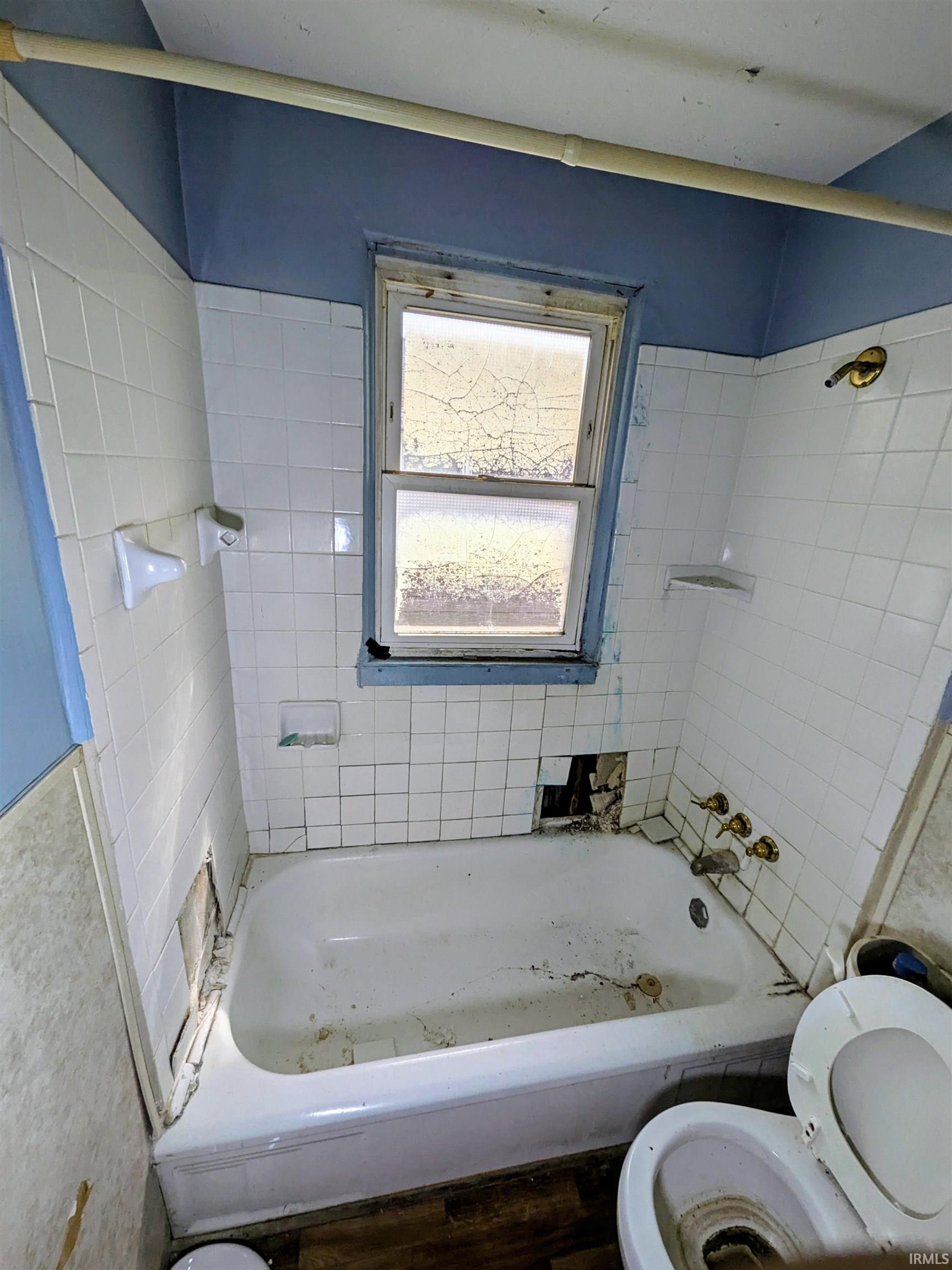 1758 Huey Street South Bend IN 46628