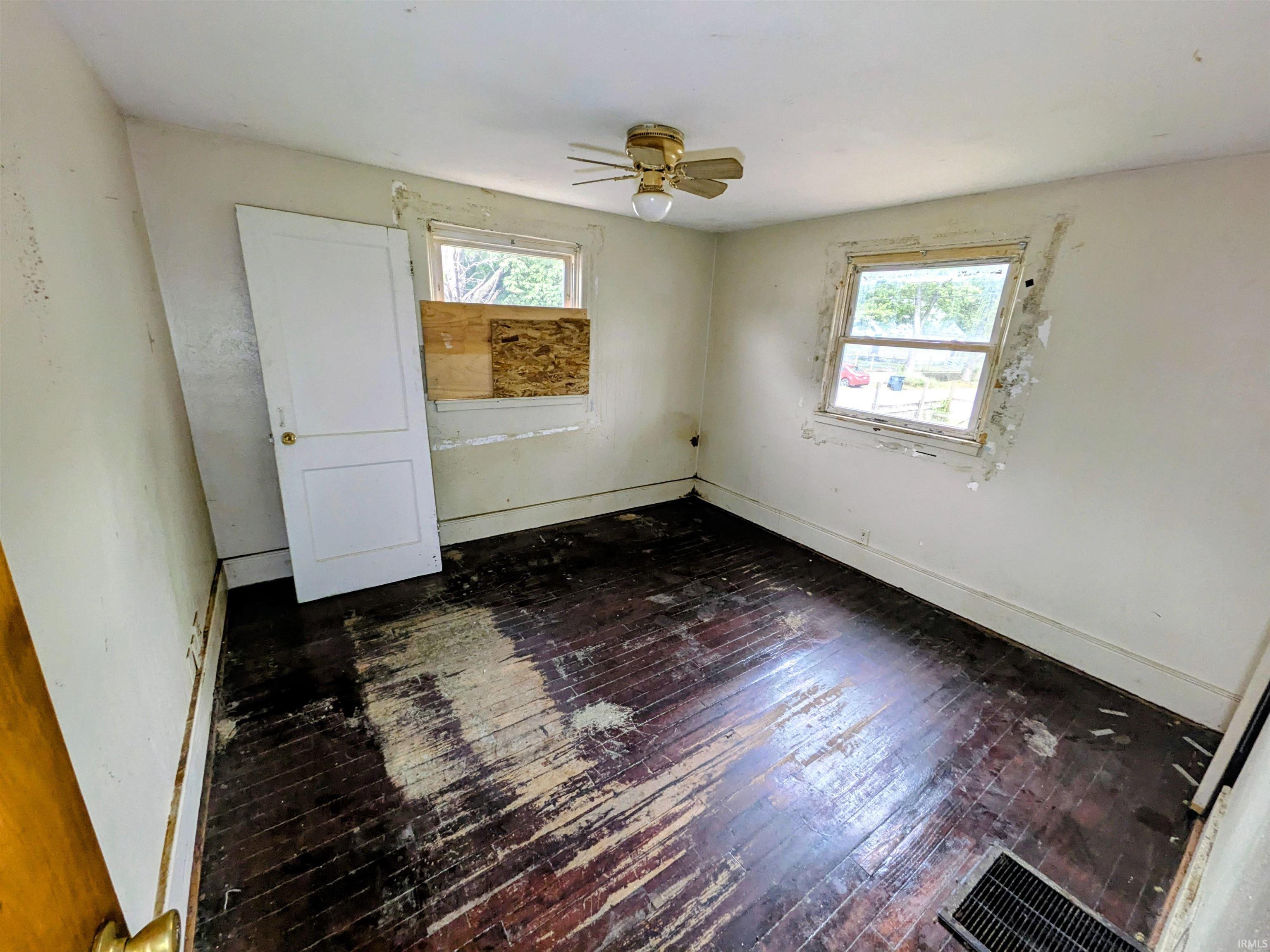 1758 Huey Street South Bend IN 46628