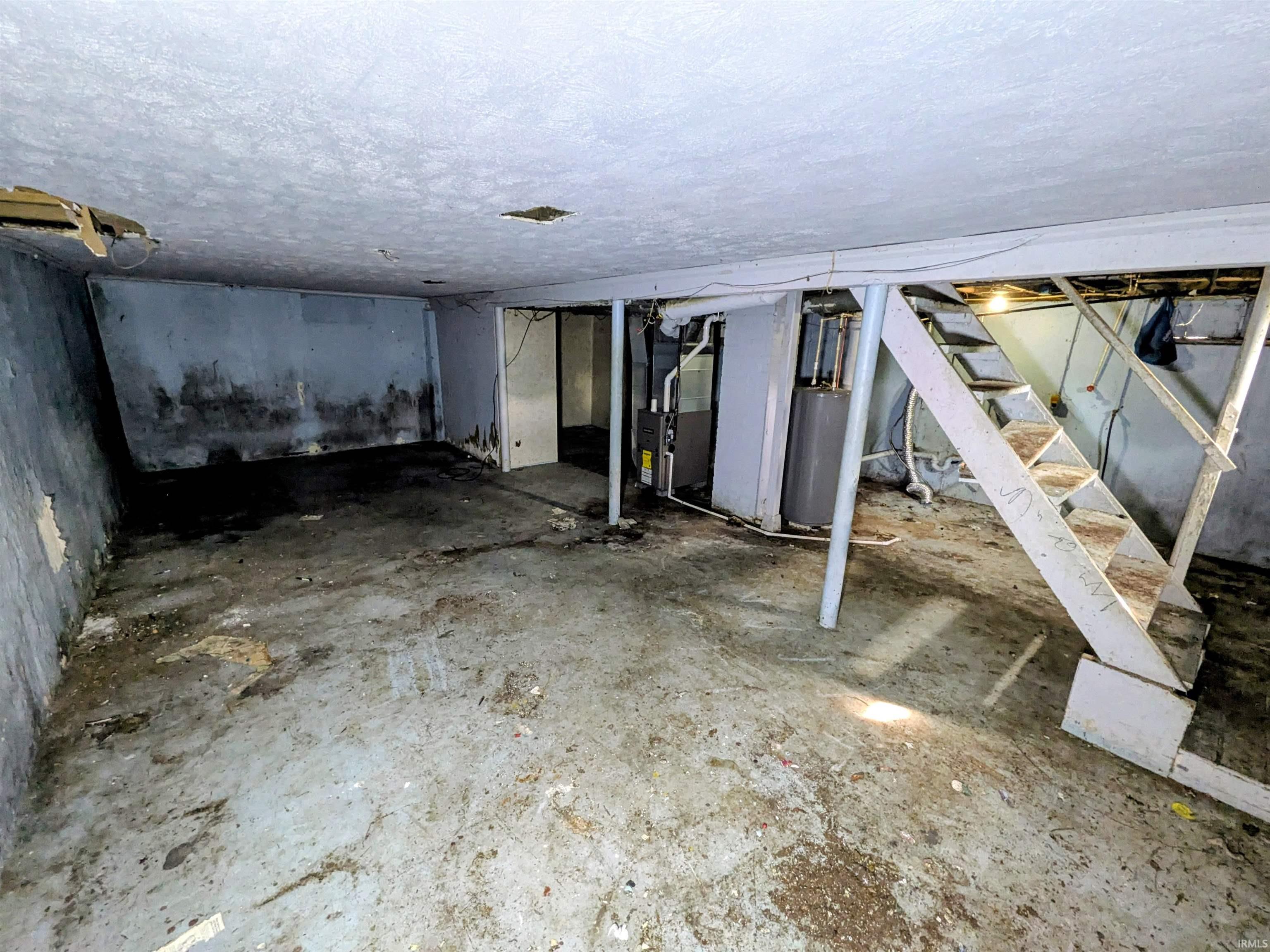 1758 Huey Street South Bend IN 46628