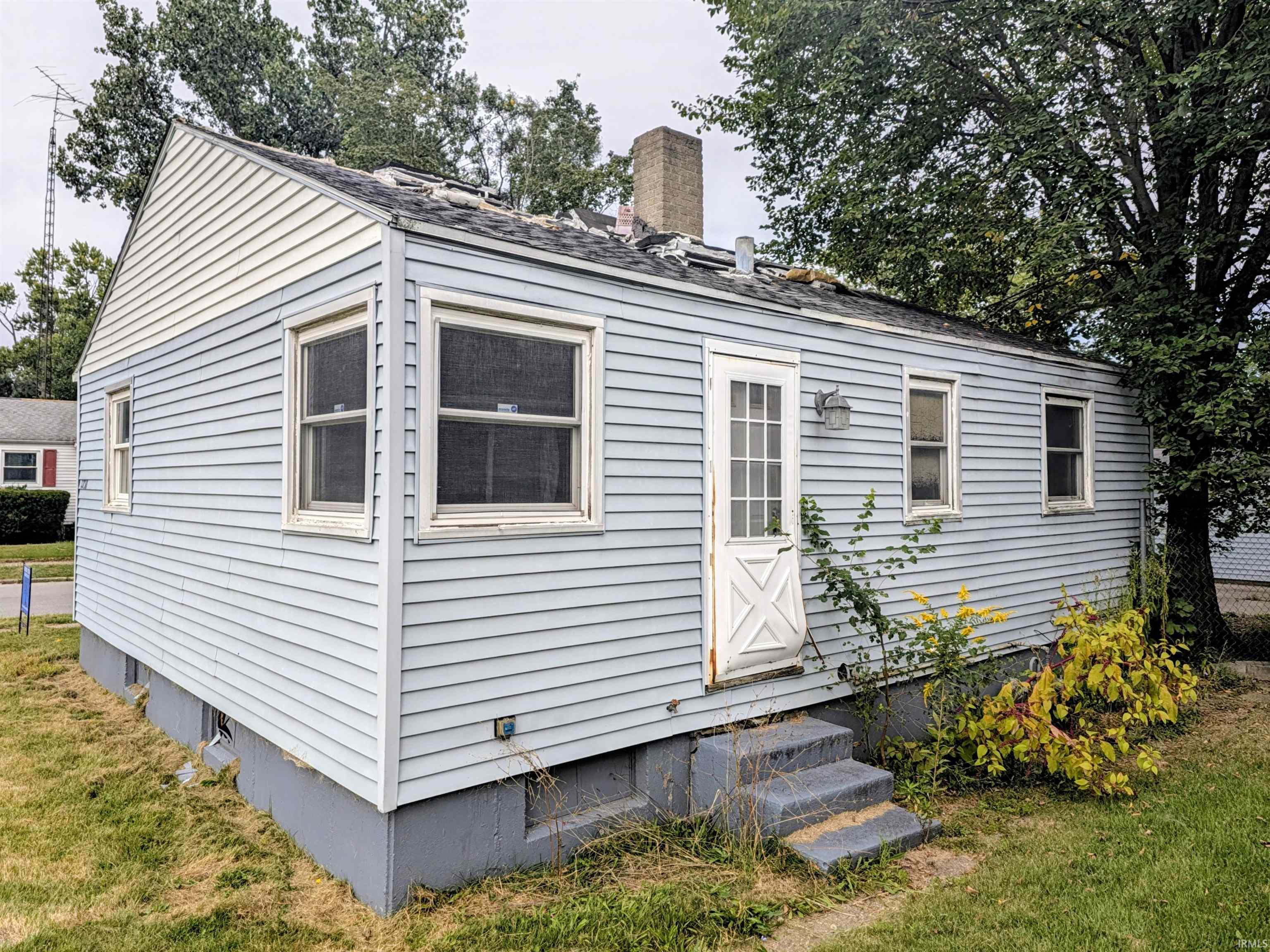1758 Huey Street South Bend IN 46628