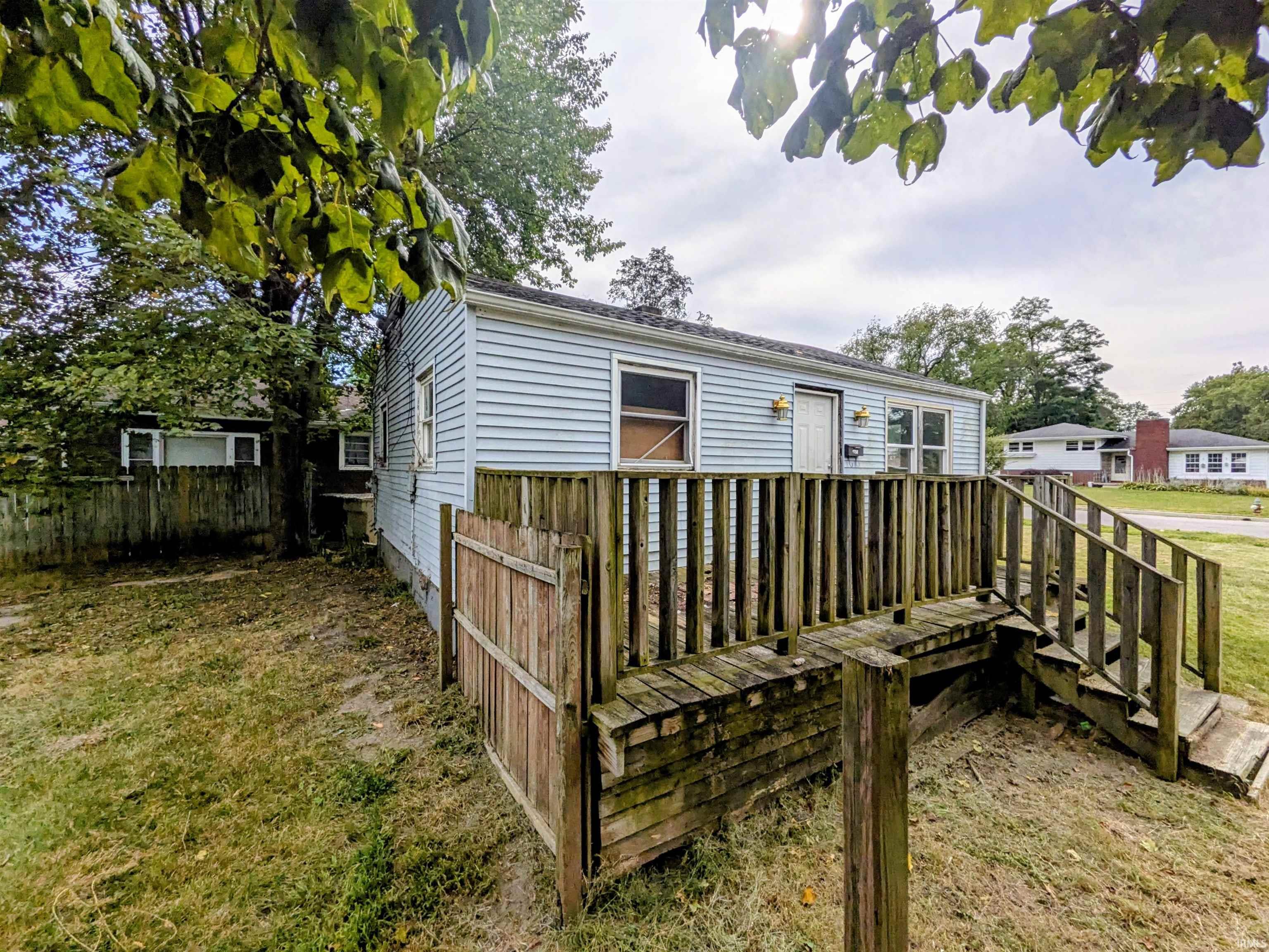 1758 Huey Street South Bend IN 46628