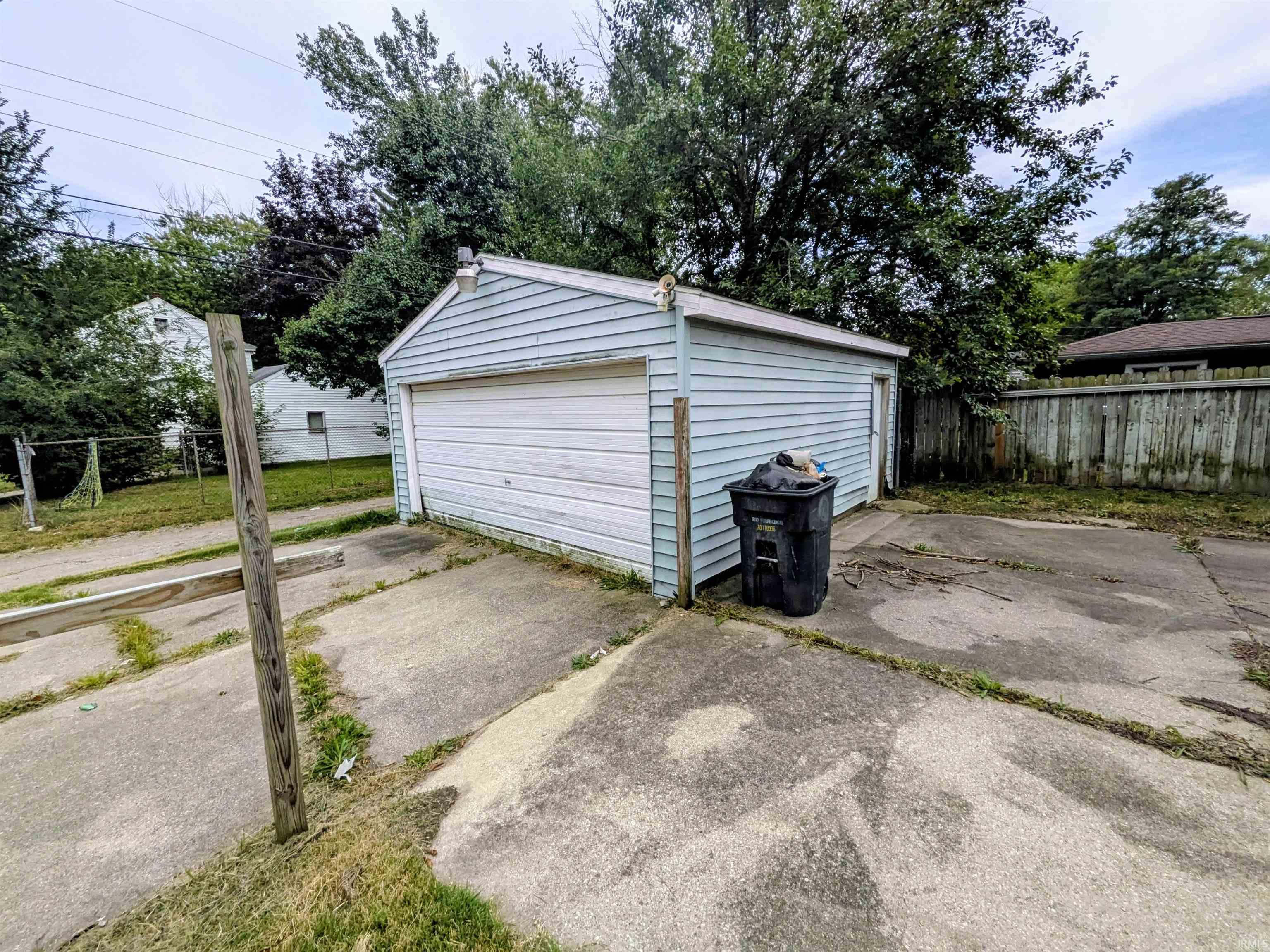 1758 Huey Street South Bend IN 46628