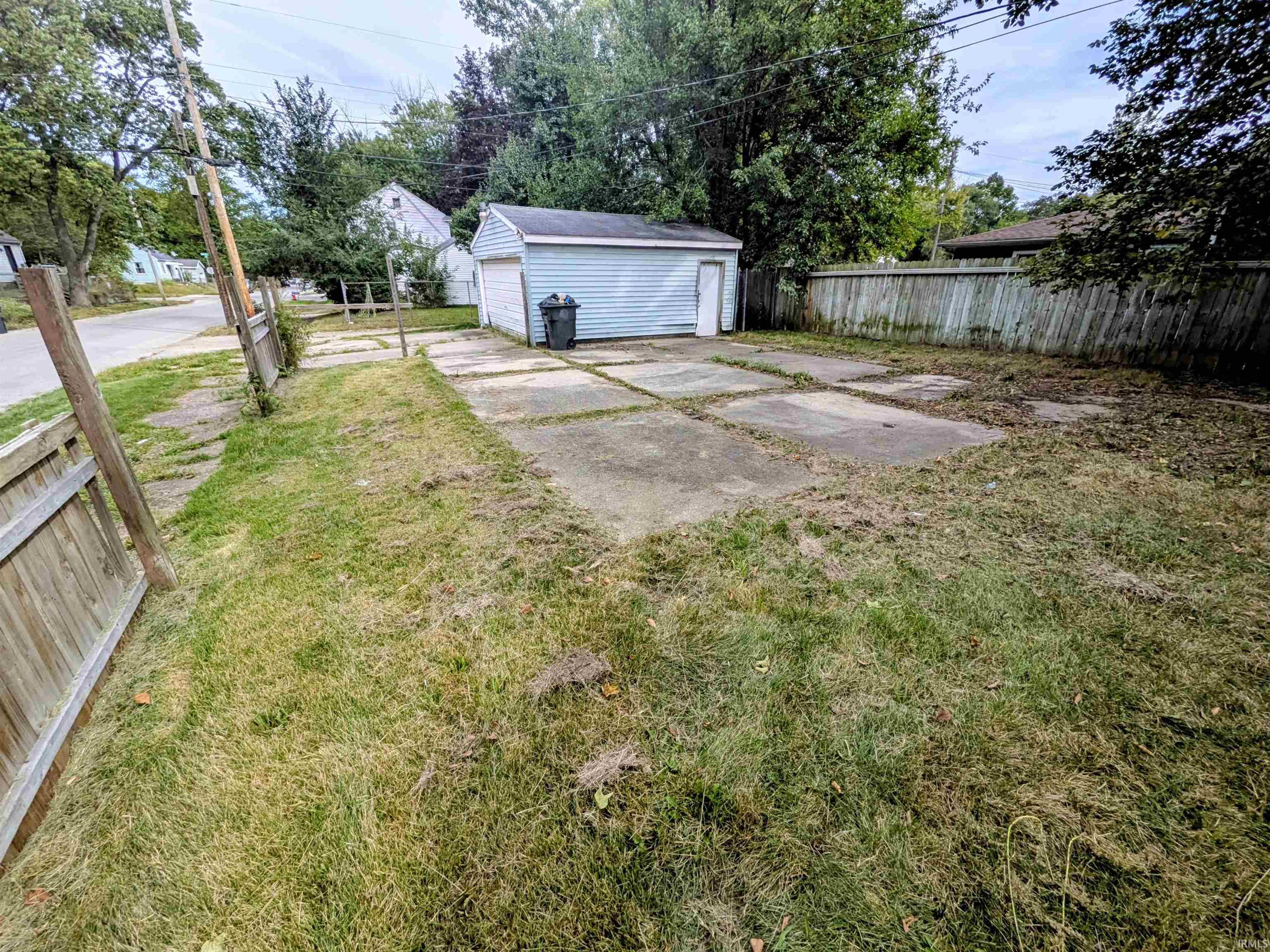 1758 Huey Street South Bend IN 46628