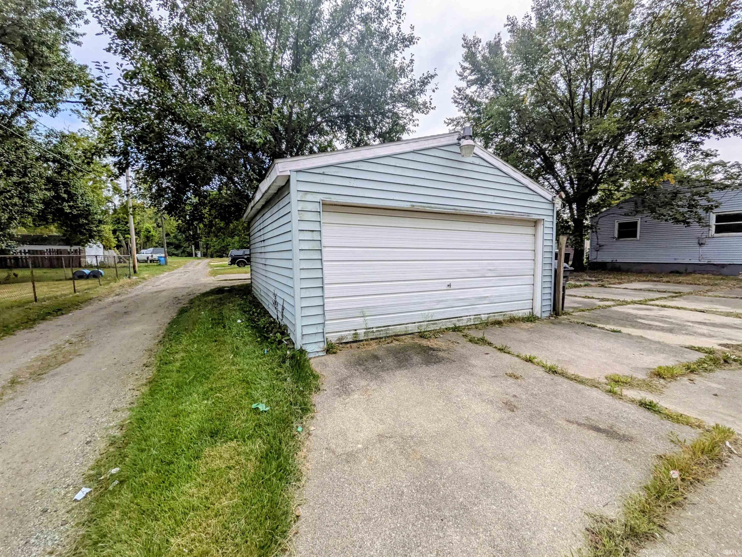1758 Huey Street South Bend IN 46628