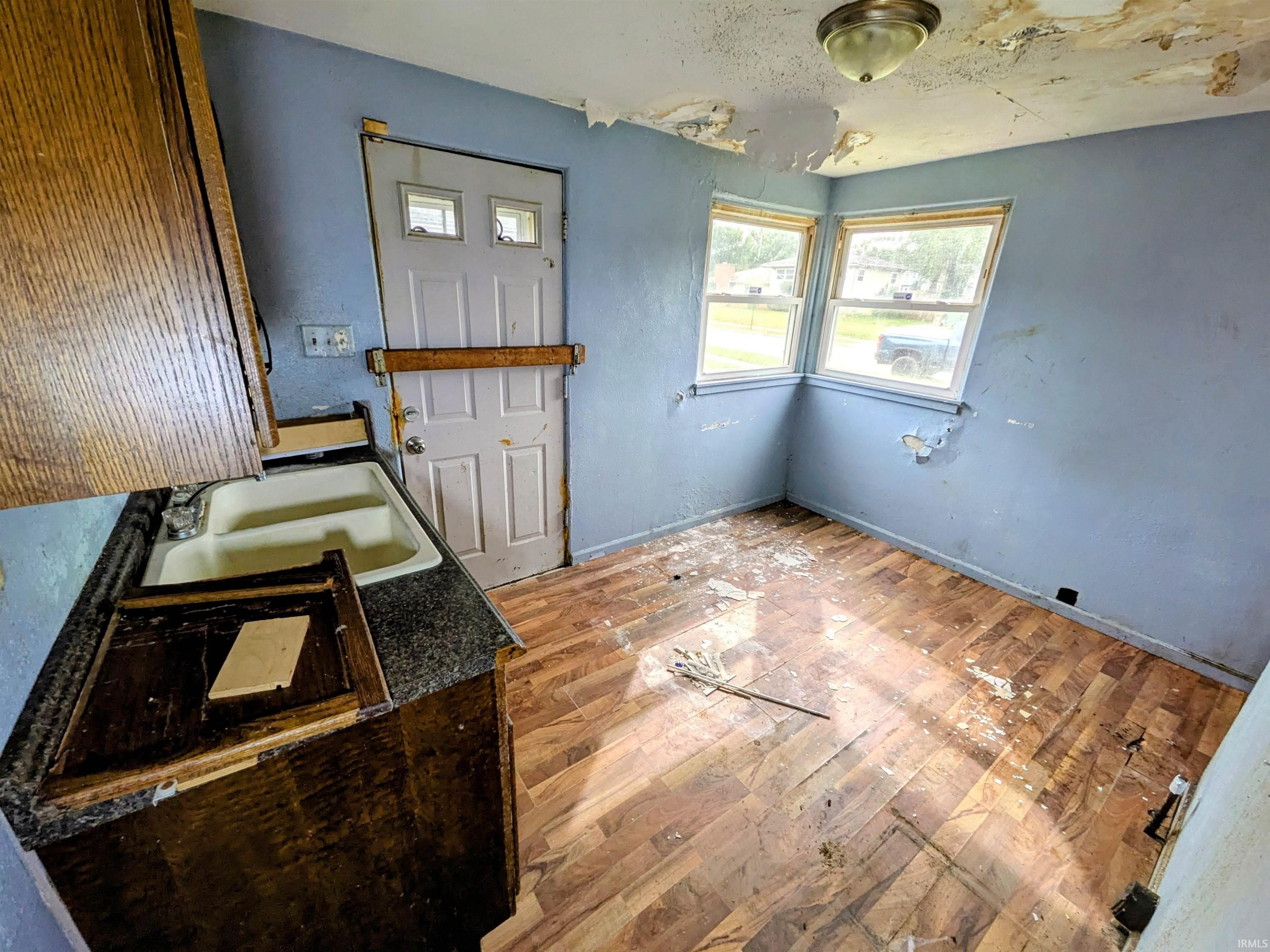1758 Huey Street South Bend IN 46628