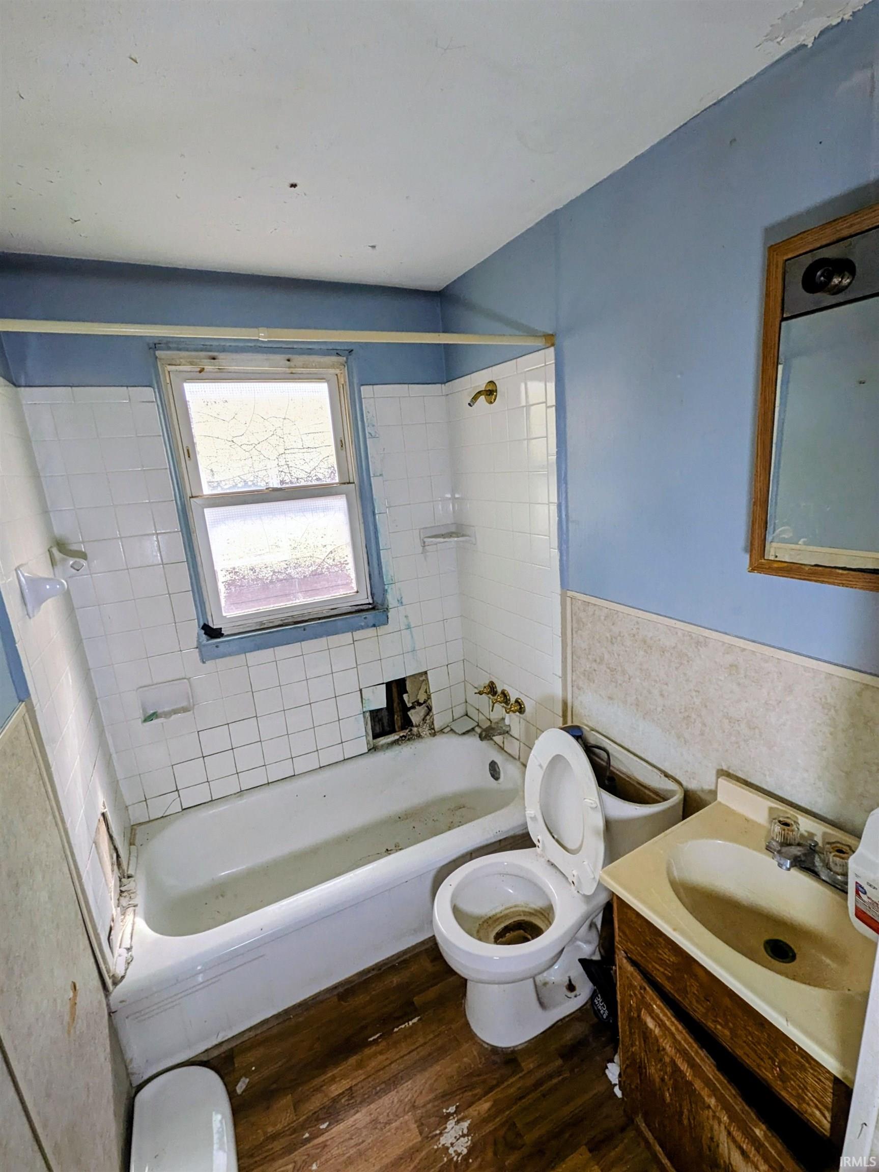 1758 Huey Street South Bend IN 46628