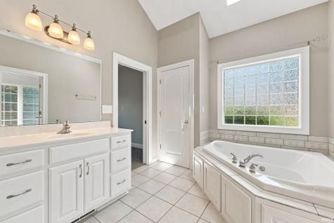 12210 Hawkins Way Fort Wayne IN 46814