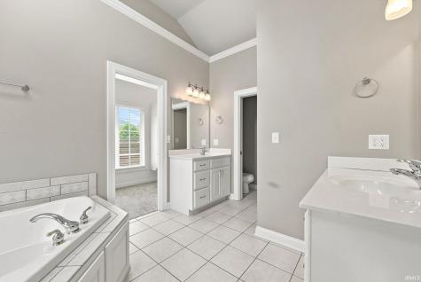 12210 Hawkins Way Fort Wayne IN 46814