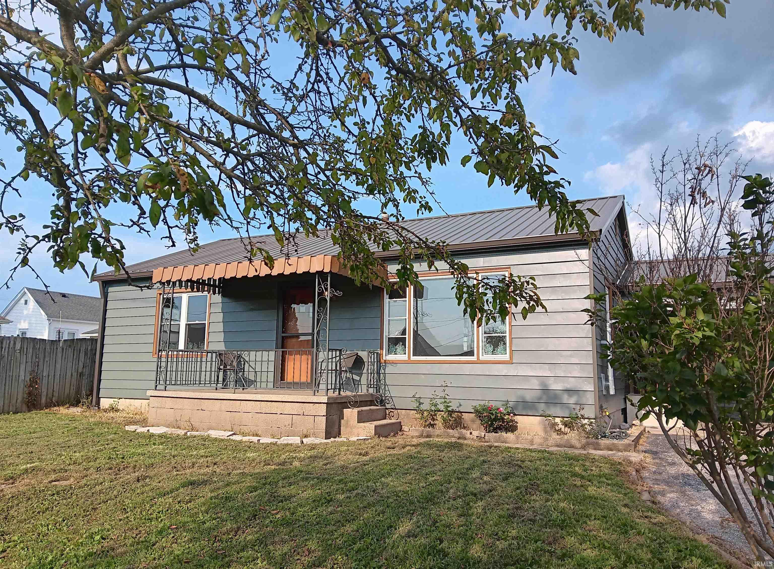 1712 P Street Bedford IN 47421