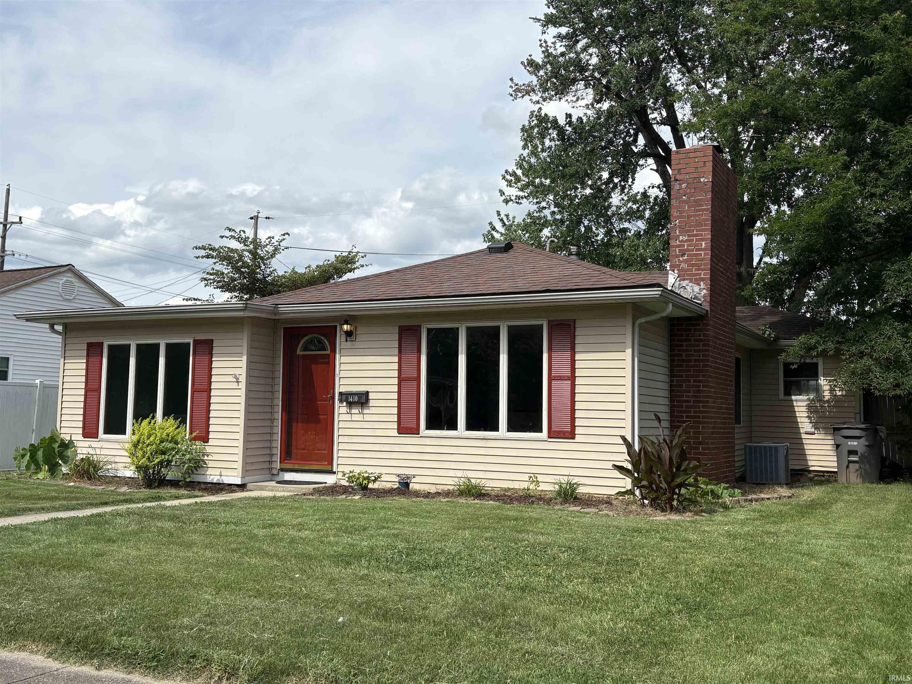 1410 E Locust Street Vincennes IN 47591