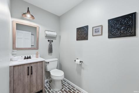 2661 E 1000 N Roanoke IN 46783