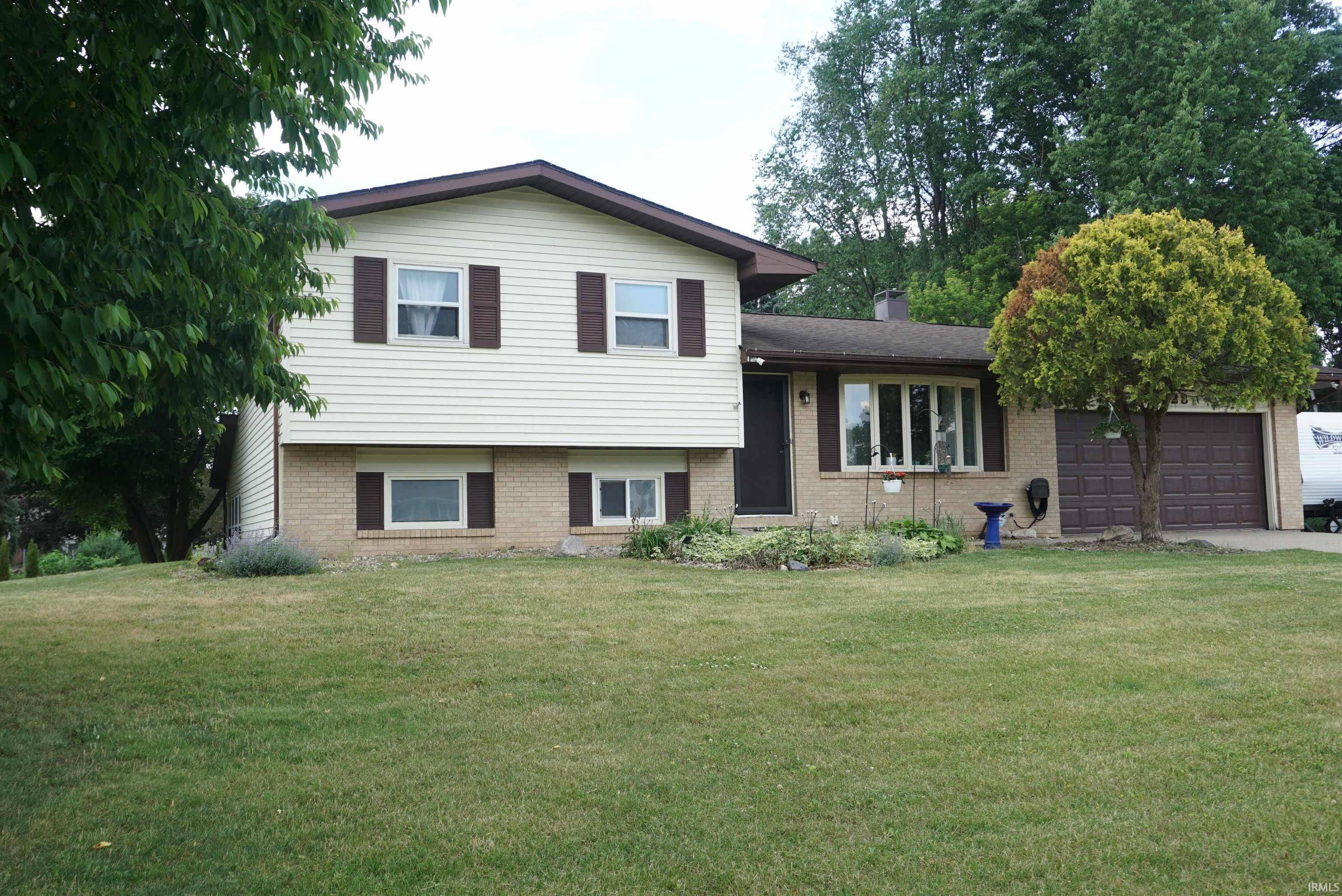 12728 Vicki Lane Granger IN 46530