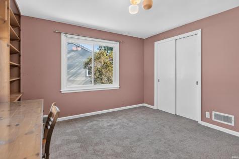 1524 Southwood Avenue South Bend IN 46615