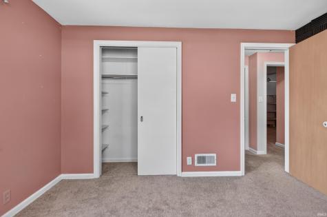 1524 Southwood Avenue South Bend IN 46615