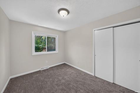 1037 N Twyckenham Drive South Bend IN 46617