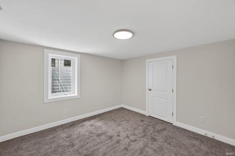 1037 N Twyckenham Drive South Bend IN 46617