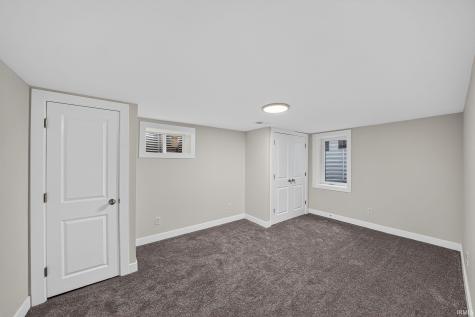 1037 N Twyckenham Drive South Bend IN 46617