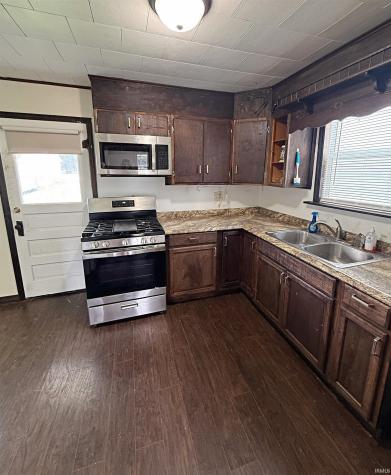 12 Dewey Avenue Washington IN 47501