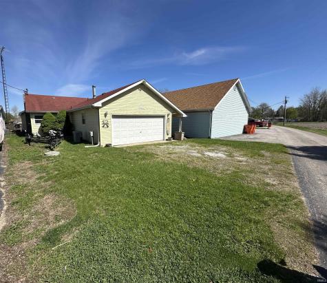 4863 E Elmer Girtz Drive Monticello IN 47960