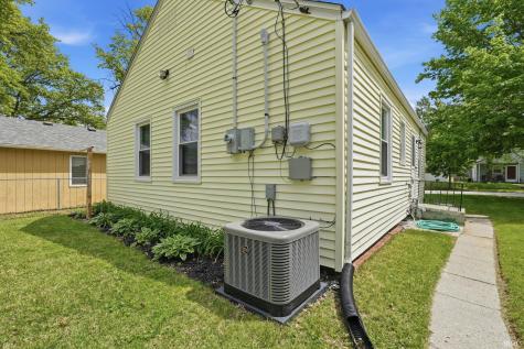 2415 Glenwood Avenue Fort Wayne IN 46805