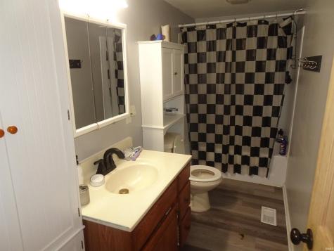 8215 S U.s. 421 San Pierre IN 46374