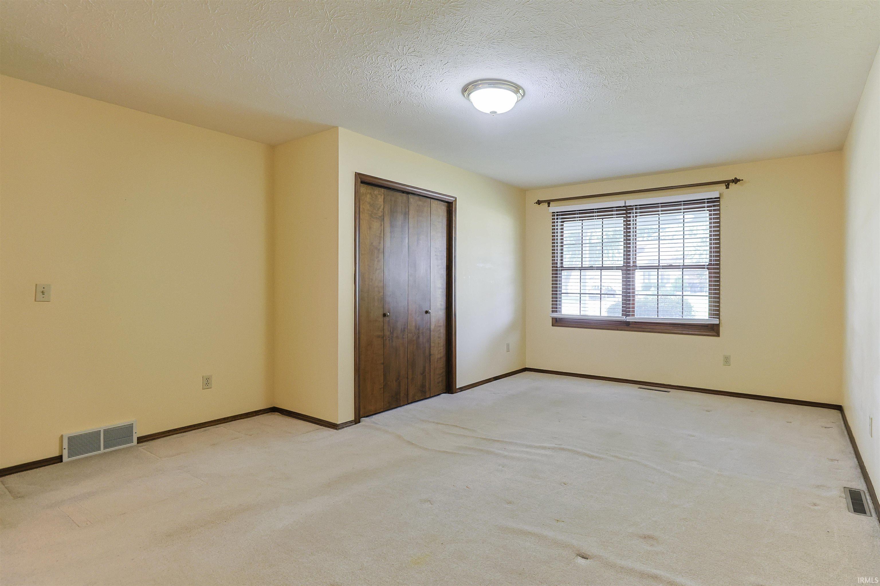 52026 Larkspur Circle Granger IN 46530
