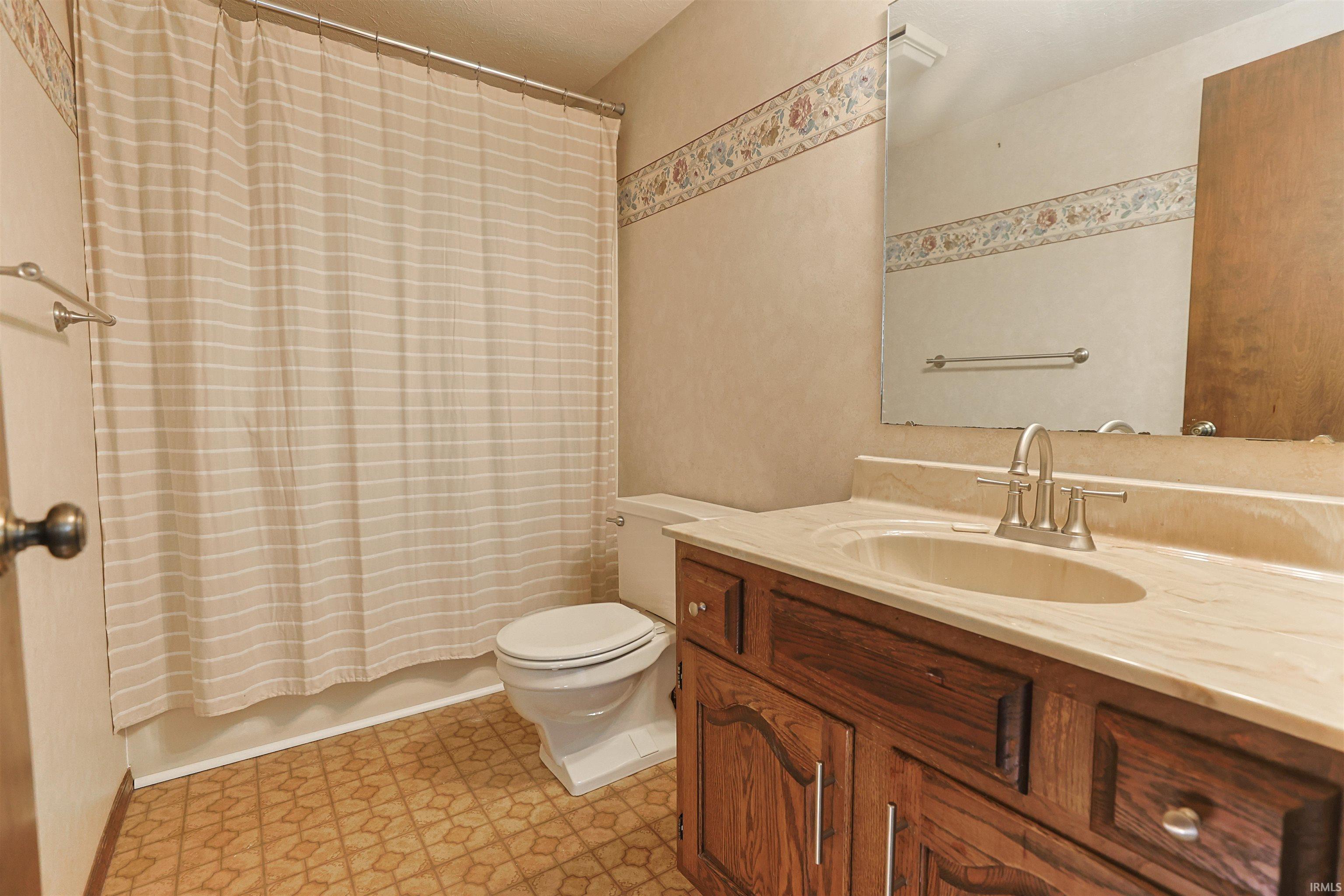 52026 Larkspur Circle Granger IN 46530