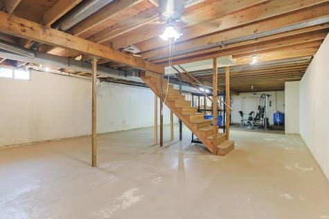 52026 Larkspur Circle Granger IN 46530