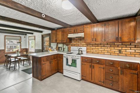 10281 County Road 4 Middlebury IN 46540
