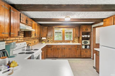 10281 County Road 4 Middlebury IN 46540