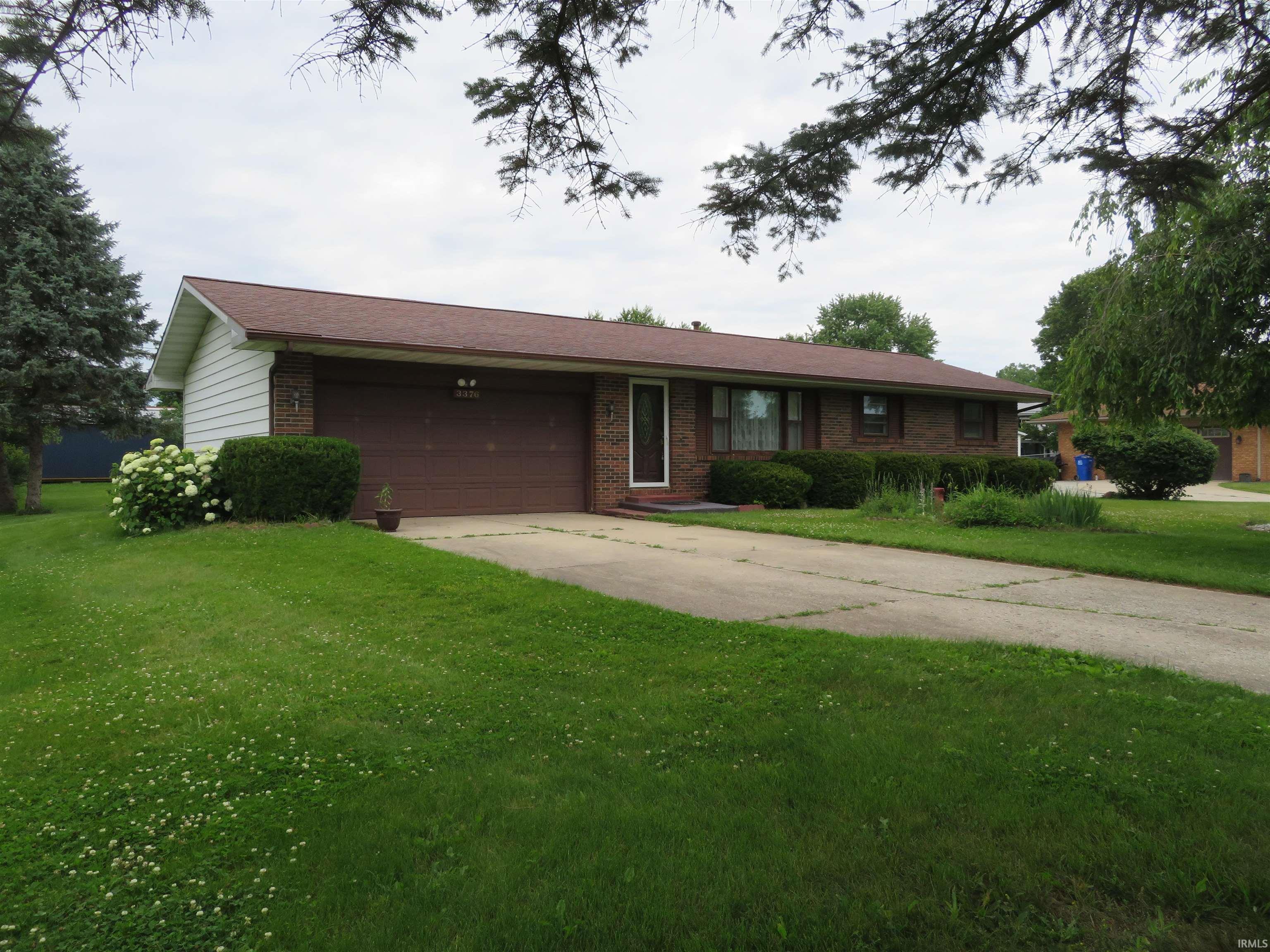 3376 E Kenway Drive Warsaw IN 46580