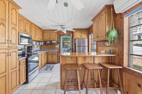 8110 N Lakewood Drive Unionville IN 47468