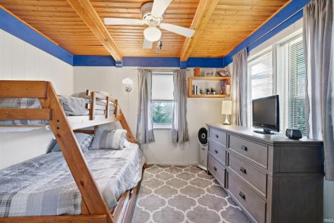 8110 N Lakewood Drive Unionville IN 47468